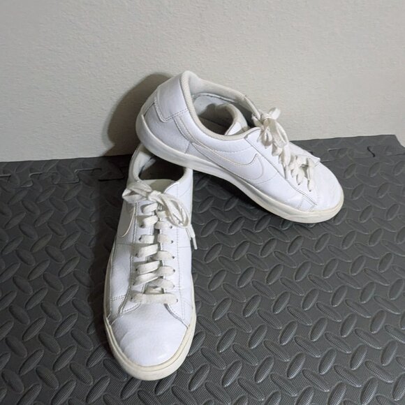 Nike Blazer Low LE Triple White Sneakers - AQ3597-100 Size 9 main image 6